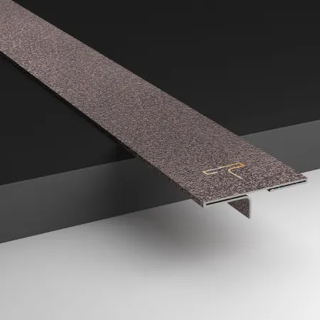 Durable trim, silver mesh T-Patti, for long-lasting beauty